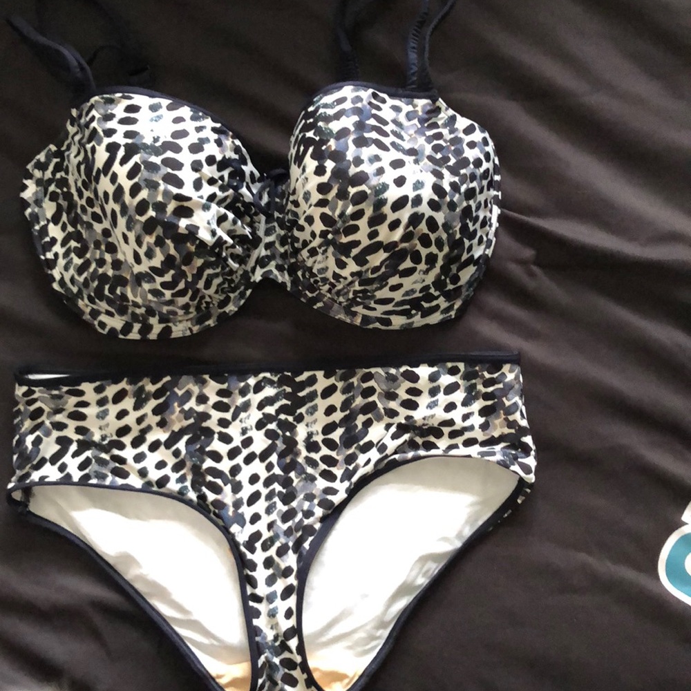 PRIMA DONNA - NWOT Bikini (40H, XL)